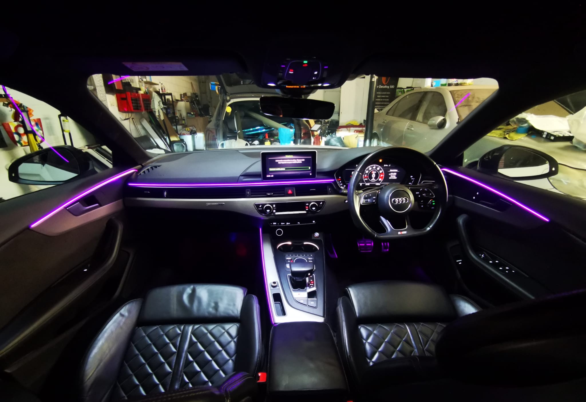 Intelligent Ambient Light Installation